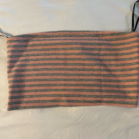 Crop Top - Picture 1 of 2